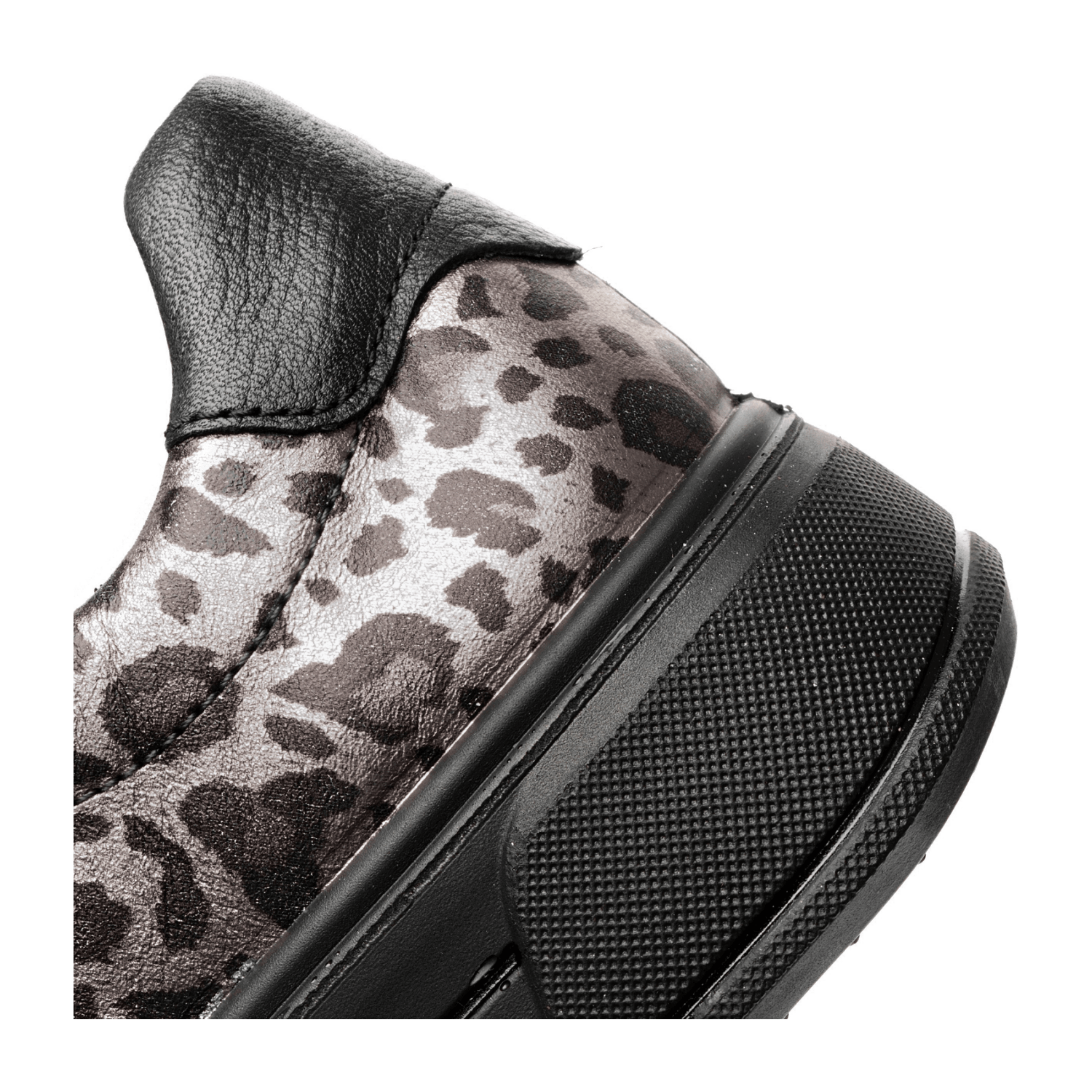 ARA Canberra Women's Sneakers in animal print smooth leather with lacing and polyurethane sole