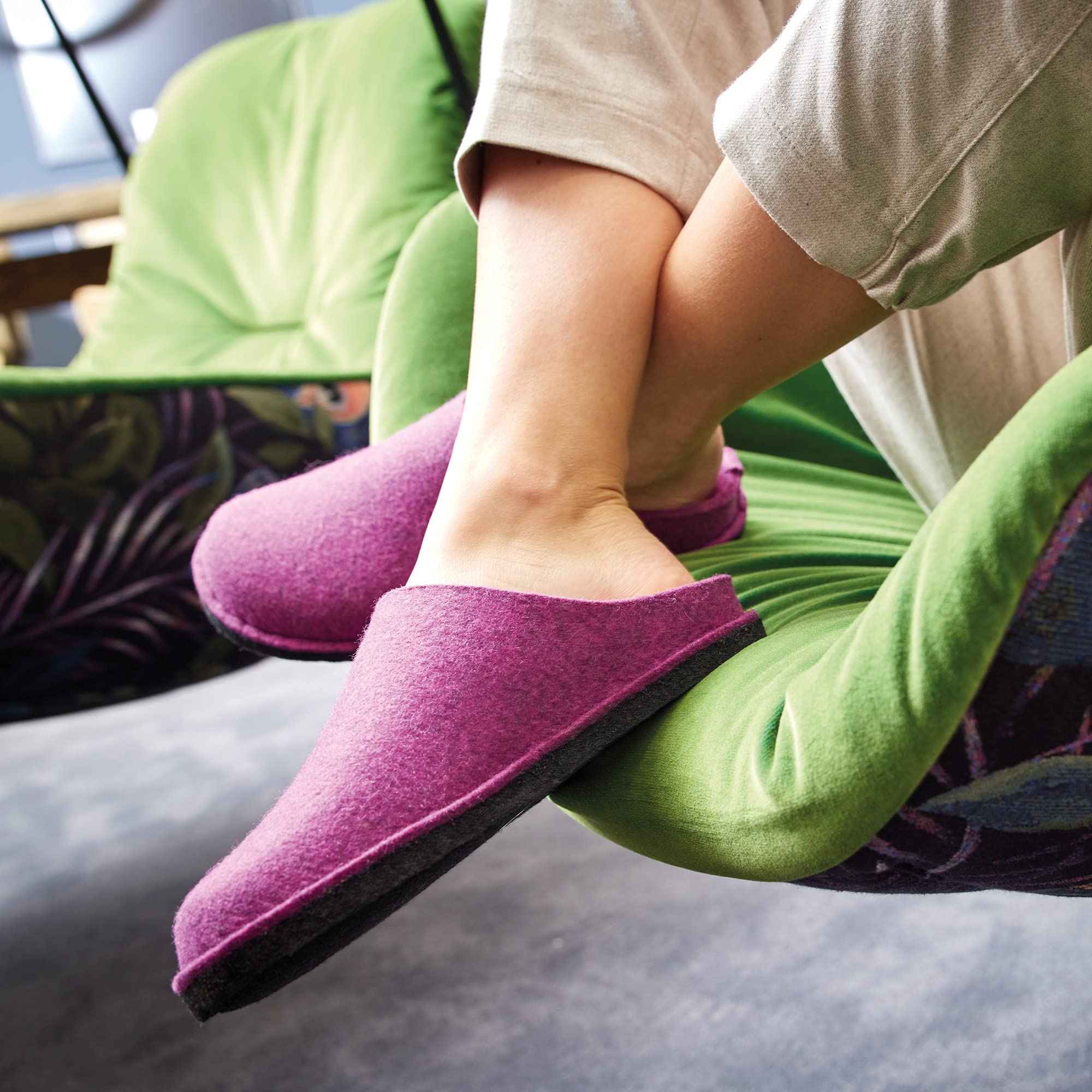 HAFLINGER Flair Soft Felt Slippers Made of Wool Felt, Peat - Bartel-Shop